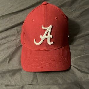 Selling a brand new Nike alabama dri-fit hat for $20